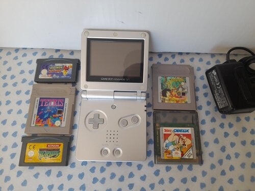 Περισσότερες πληροφορίες για "Game Boy Andvance SP Bundle"