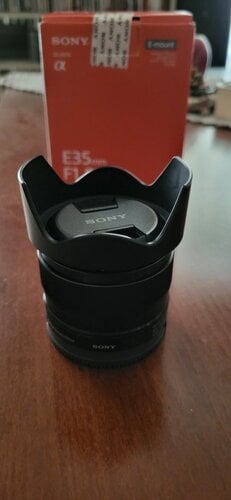 Περισσότερες πληροφορίες για "SONY 35MM F1.8 E MOUNT OSS"