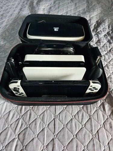 Περισσότερες πληροφορίες για "Nintendo Switch OLED + extra"