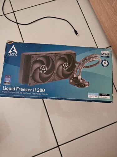 Περισσότερες πληροφορίες για "Arctic Liquid freezer 2 280"