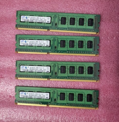 Περισσότερες πληροφορίες για "Μνήμες RAM Samsung DDR3 4x1GB"
