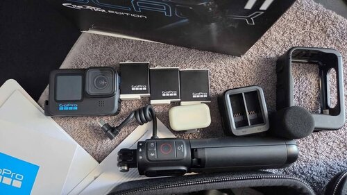 Περισσότερες πληροφορίες για "GoPro 11 Creator Edition + 3 Batteries + Battery Charger"