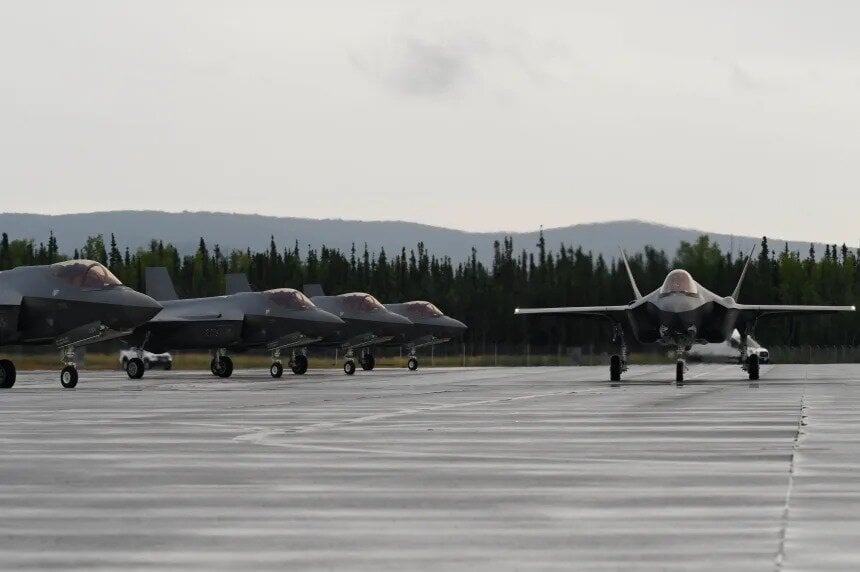 Μαχητικό F-35 αξίας $200 εκατομμυρίων κατέπεσε μετά από τηλεδιάσκεψη 50 λεπτών