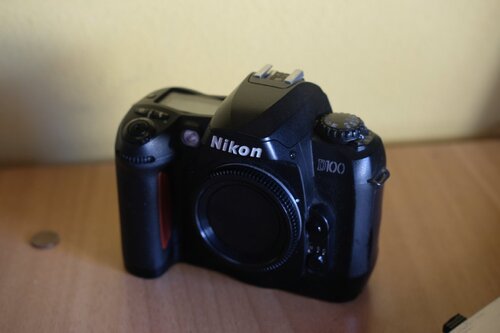 Περισσότερες πληροφορίες για "Nikon D100"