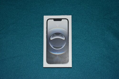iPhone 16e 128Gb με θήκη Magsafe + δώρο προστατευτικά τζαμάκια