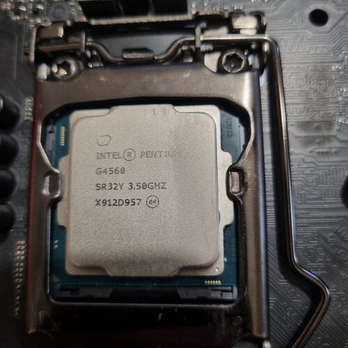 Περισσότερες πληροφορίες για "SOCKET 1151 PENTIUM GOLD G4560 + SOCKET 1150 CELERON G1820"