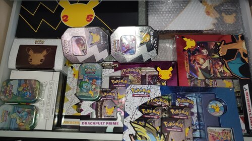 Περισσότερες πληροφορίες για "Pokemon TCG 25th Anniversary: Celebrations Boxes/Collections/Chests/Tins"