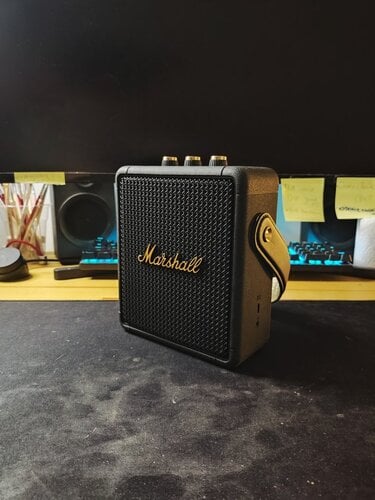 Περισσότερες πληροφορίες για "Marshall Stockwell II Ηχείο Bluetooth 20W Black & Brass"