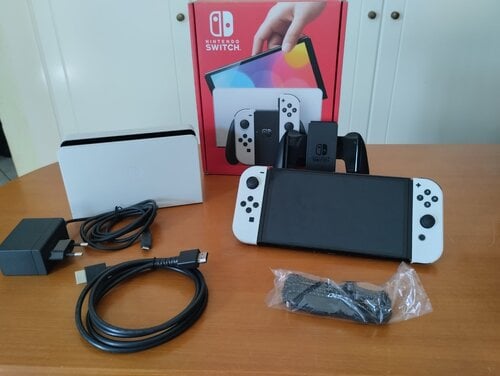 Περισσότερες πληροφορίες για "Nintendo Switch Oled + 128GB microSD"