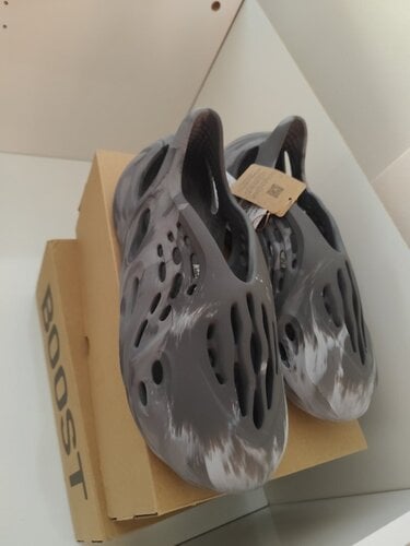 Περισσότερες πληροφορίες για "ADIDAS YEEZY FOAM RNR MX Granite"