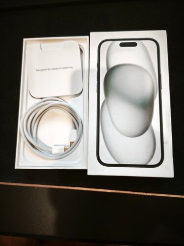 Περισσότερες πληροφορίες για "Iphone 15 κουτί με καλώδιο φόρτισης"