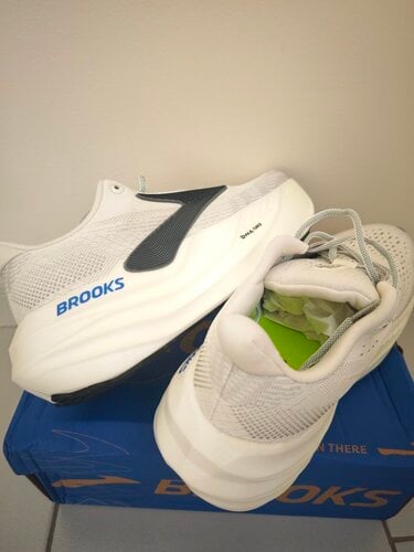 Περισσότερες πληροφορίες για "Brooks glycerine max"