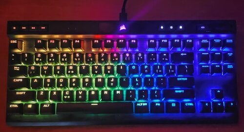 Περισσότερες πληροφορίες για "Corsair K70 TKL"
