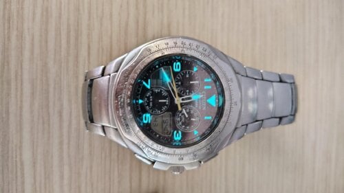 Περισσότερες πληροφορίες για "Citizen eco drive skyhawk c650  / 46mm"