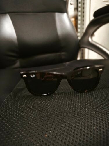 Περισσότερες πληροφορίες για "Wayfarer Rayban"