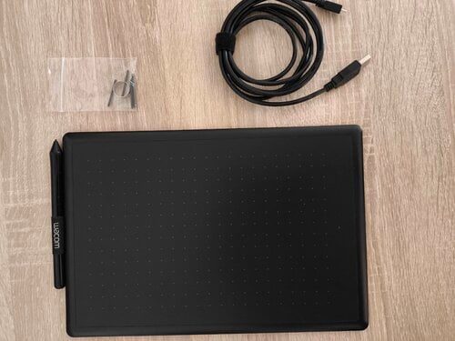 Περισσότερες πληροφορίες για "Wacom One Medium Γραφίδα Σχεδίασης χωρίς Οθόνη Black / Red"