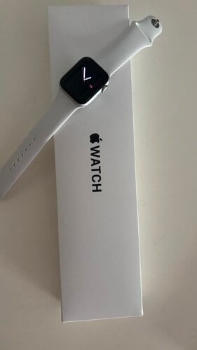Περισσότερες πληροφορίες για "Apple Watch SE (40mm/Ασημί) 2ης γενιάς"