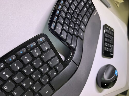 Περισσότερες πληροφορίες για "Microsoft Sculpt Ergonomic Desktop (Μαύρο/RF Wireless)"