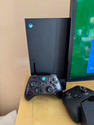 Περισσότερες πληροφορίες για "Microsoft Xbox Series X + 20th anniversary controller + AC Valhalla"