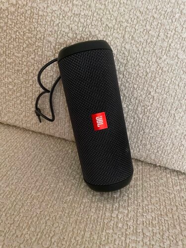 Περισσότερες πληροφορίες για "JBL Flip Essential"