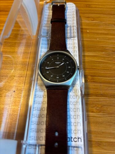 Περισσότερες πληροφορίες για "Swatch Skinbrushed SYXS102 38mm άριστο"