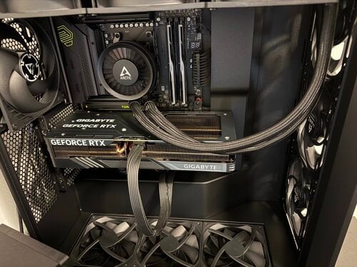 Περισσότερες πληροφορίες για "Gigabyte GeForce RTX 4070 Ti SUPER GAMING OC 16G"
