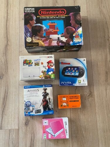 Περισσότερες πληροφορίες για "PS VITA-- ATARI-Nintendo Topps---POKEMON celebrations -COMMODORE--sinclair QL tel OPD-----oric atmos"