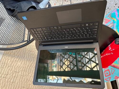 Περισσότερες πληροφορίες για "Dell 2017 15 inch"