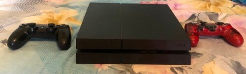 Περισσότερες πληροφορίες για "PlayStation 4 με δυο τηλεχειριστήρια ,και 10 παιχνίδια"