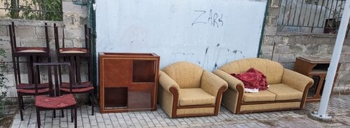Περισσότερες πληροφορίες για "Χαρίζονται έπιπλα"