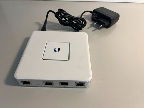 Περισσότερες πληροφορίες για "Unifi USG 100 Router / Firewall"