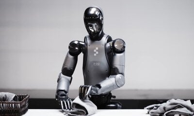 Το ρομπότ της Figure διπλώνει ρούχα αυτόνομα