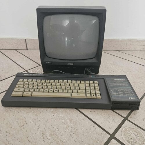 Περισσότερες πληροφορίες για "Amstrad 6128 πληρες"