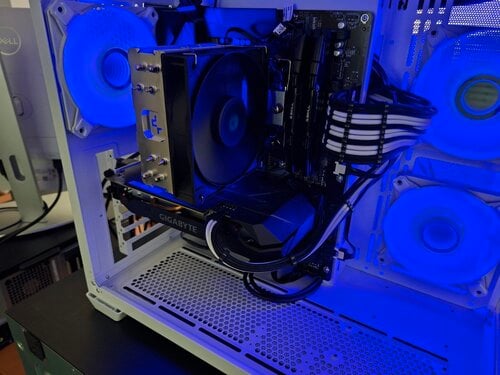 Περισσότερες πληροφορίες για "5600X - Gigabyte B550 Gaming X - 32GB Ram - GTX 1660 Super - Nvme 980 512GB - Case Λευκό με RGB Fans"