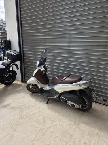 Περισσότερες πληροφορίες για "Beverly 300i"