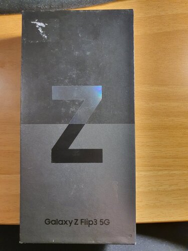 Περισσότερες πληροφορίες για "Samsung Z Flip 3 5G 128GB Blk SM-F711 Στο κουτί του"