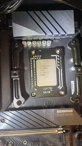 Περισσότερες πληροφορίες για "SET I5 13600K F + Gigabyte Z690 M AORUS ELITE AX DDR4 + contract frame"