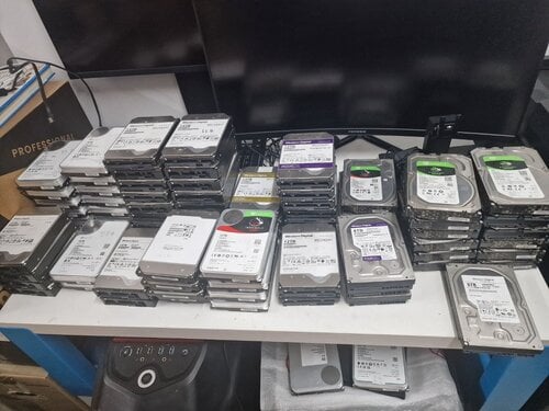 Περισσότερες πληροφορίες για "HDD ++ HOTSWAP BOXES ++ ΔΙΑΦΟΡΑ // ΑΠΟ CHIA FARM 1.5PB"