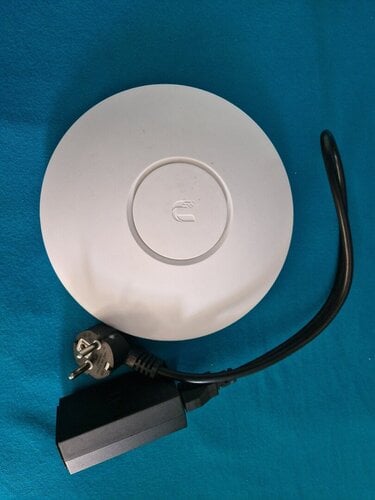 Περισσότερες πληροφορίες για "Unifi AP Ubiquiti"