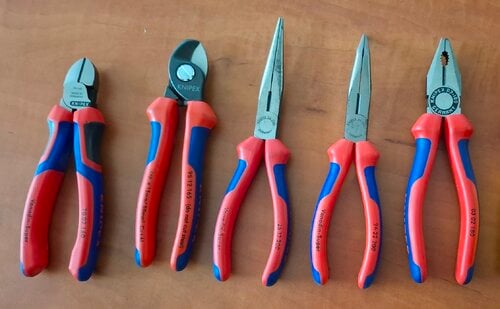 Περισσότερες πληροφορίες για "Knipex"