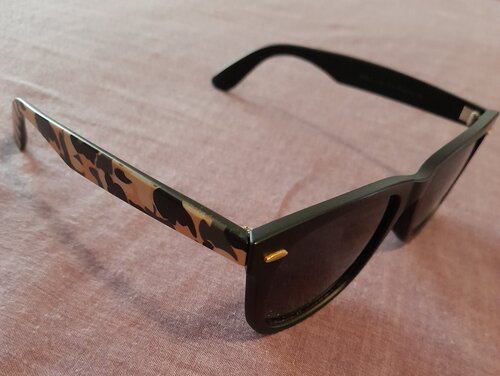 Περισσότερες πληροφορίες για "Wayfarer Sunglasses"