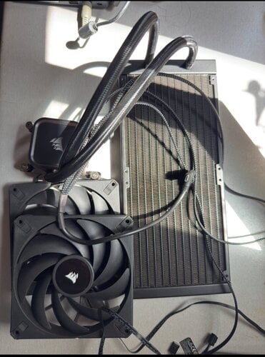 Περισσότερες πληροφορίες για "Corsair iCUE H115i RGB Elite Υδρόψυξη Επεξεργαστή Διπλού Ανεμιστήρα 140mm για Socket AM4/AM5/1700/12"
