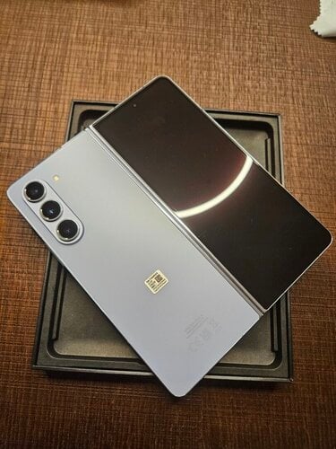 Περισσότερες πληροφορίες για "Πωλείται Samsung Z Fold 5 (Μπλε/256 GB) μαζί με θήκη και πενάκι"