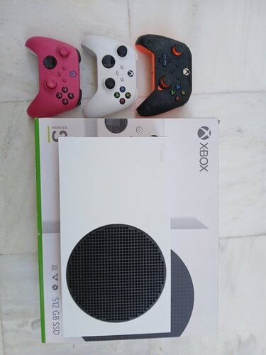 Περισσότερες πληροφορίες για "Microsoft xbox series s (512) & 3 controllers"