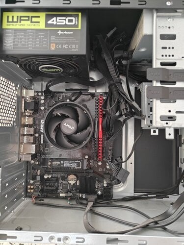 Περισσότερες πληροφορίες για "Desktop (Ryzen 2200G / 16GB RAM / 500GB SSD / Win 10 Pro)"