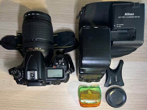 Περισσότερες πληροφορίες για "Nikon D7000 + Φακός AF-S Nikkor 18-140mm f/3.5-5.6G ED DX VR + SB-700"