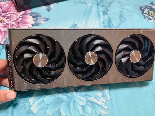 Περισσότερες πληροφορίες για "Sapphire Radeon RX 7800 XT 16GB GDDR6 NITRO+"