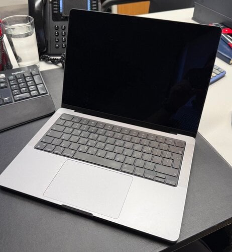 Περισσότερες πληροφορίες για "MacBook Pro 14" M3 8GB/512GB A2918"