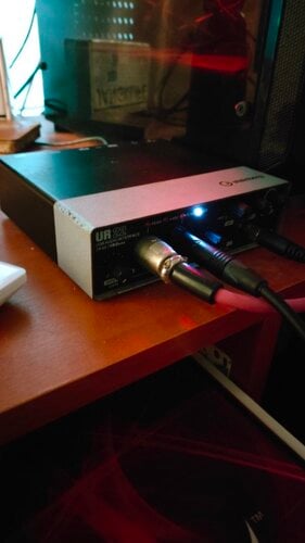 Περισσότερες πληροφορίες για "Steinberg UR22 USB Audio Interface με όλα τα παρελκόμενα"