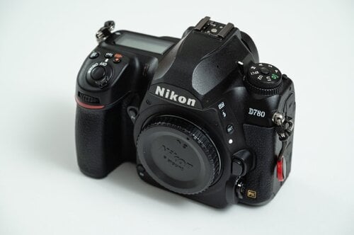 Περισσότερες πληροφορίες για "Nikon D780"